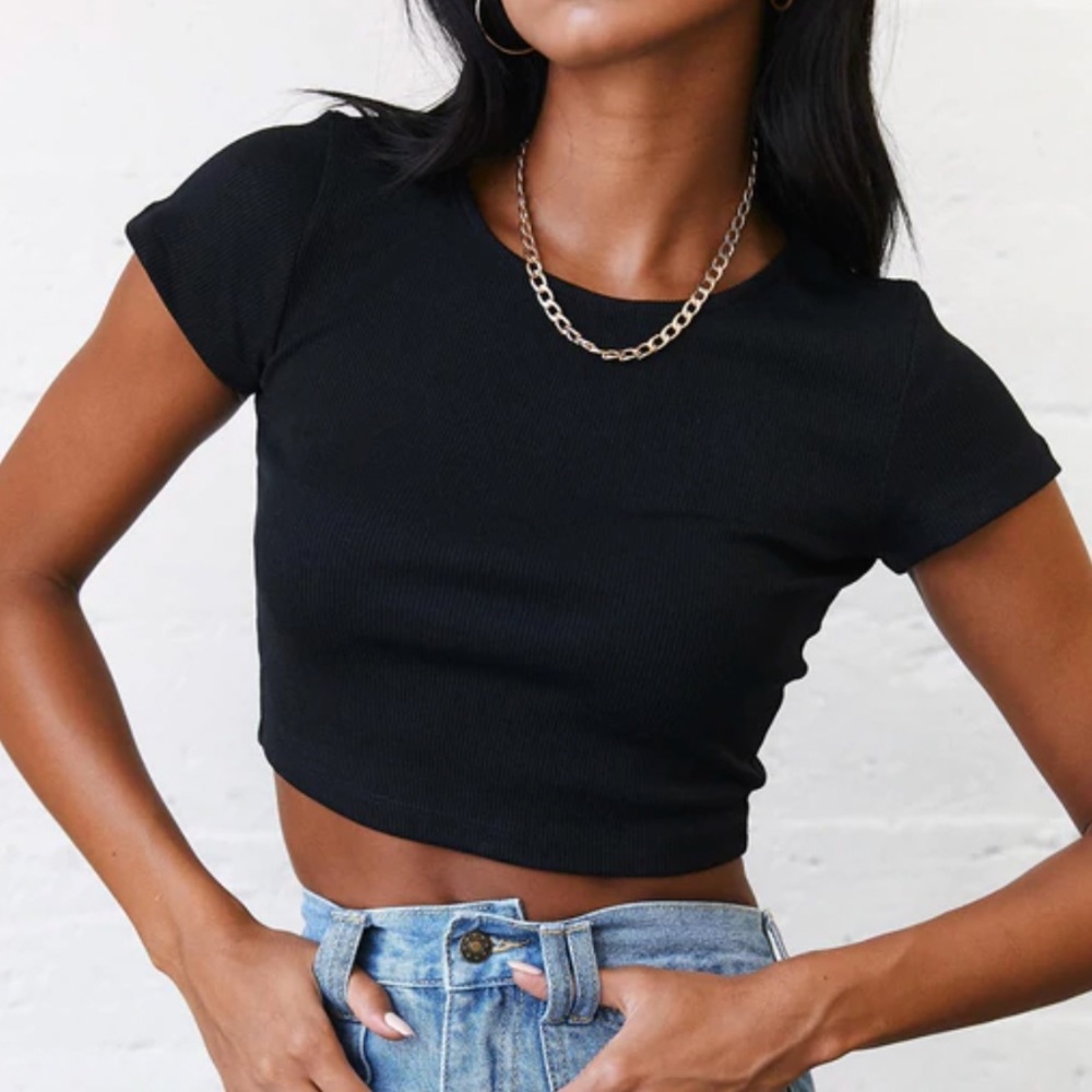 Classic Cropped Black Tee